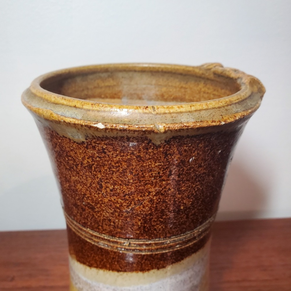 Tonala Mexican folk‎ art pottery, sandstone, Artist signed 'Blue' / 7.75" tall - Picture 4 of 9